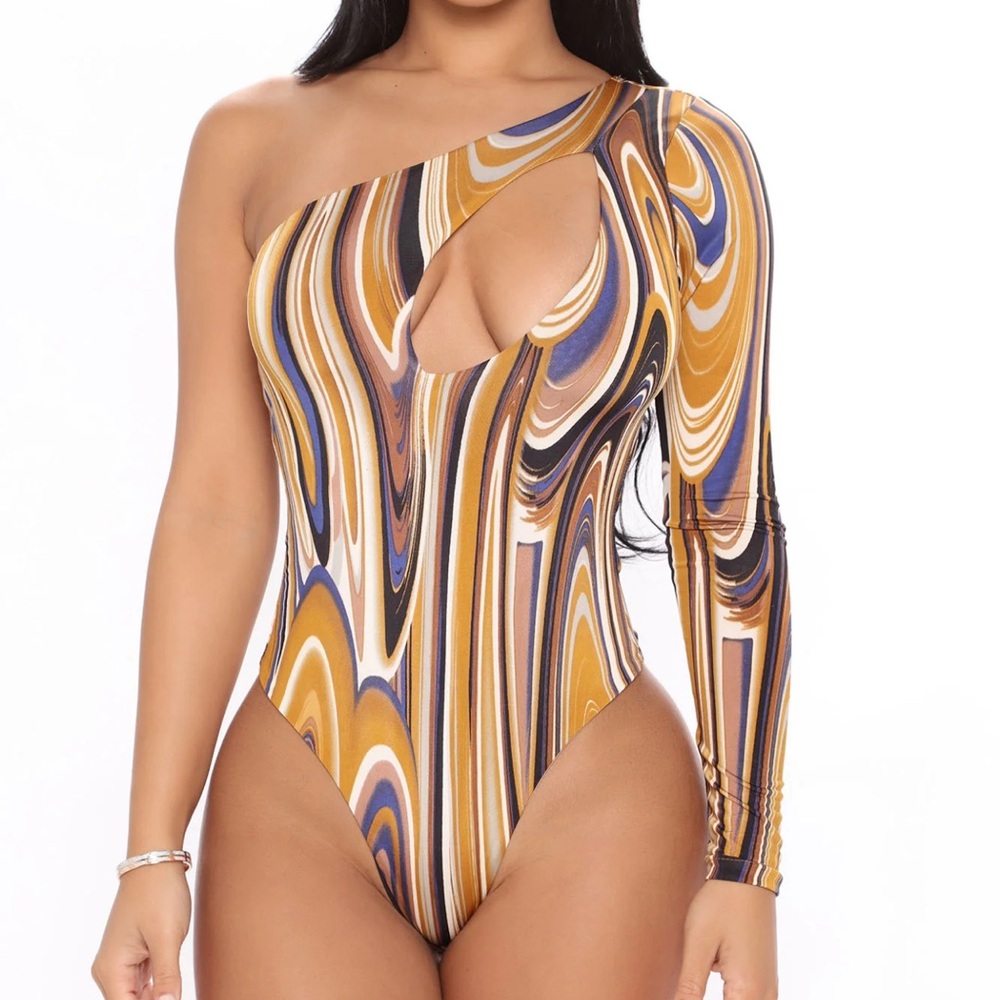Fashion nova bodysuit